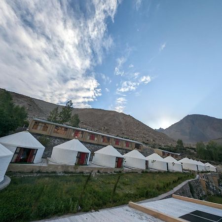 Apex Hotels And Resorts Leyurt Hussaini Karimabad  Bagian luar foto