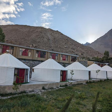Apex Hotels And Resorts Hussaini Karimabad  Bagian luar foto