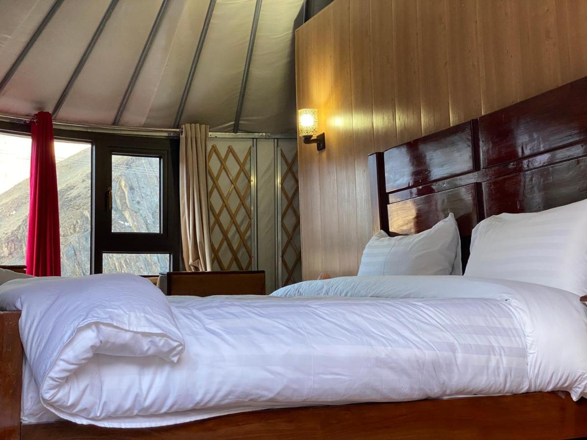 Apex Hotels And Resorts Hussaini Karimabad  Bagian luar foto