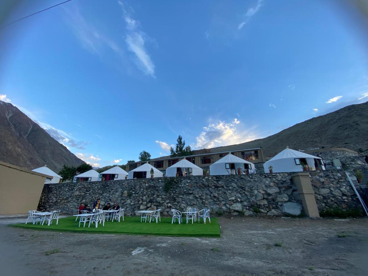 Apex Hotels And Resorts Leyurt Hussaini Karimabad  Bagian luar foto