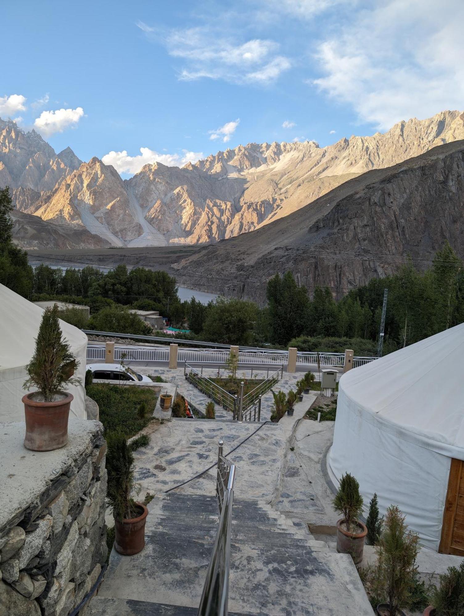 Apex Hotels And Resorts Leyurt Hussaini Karimabad  Bagian luar foto