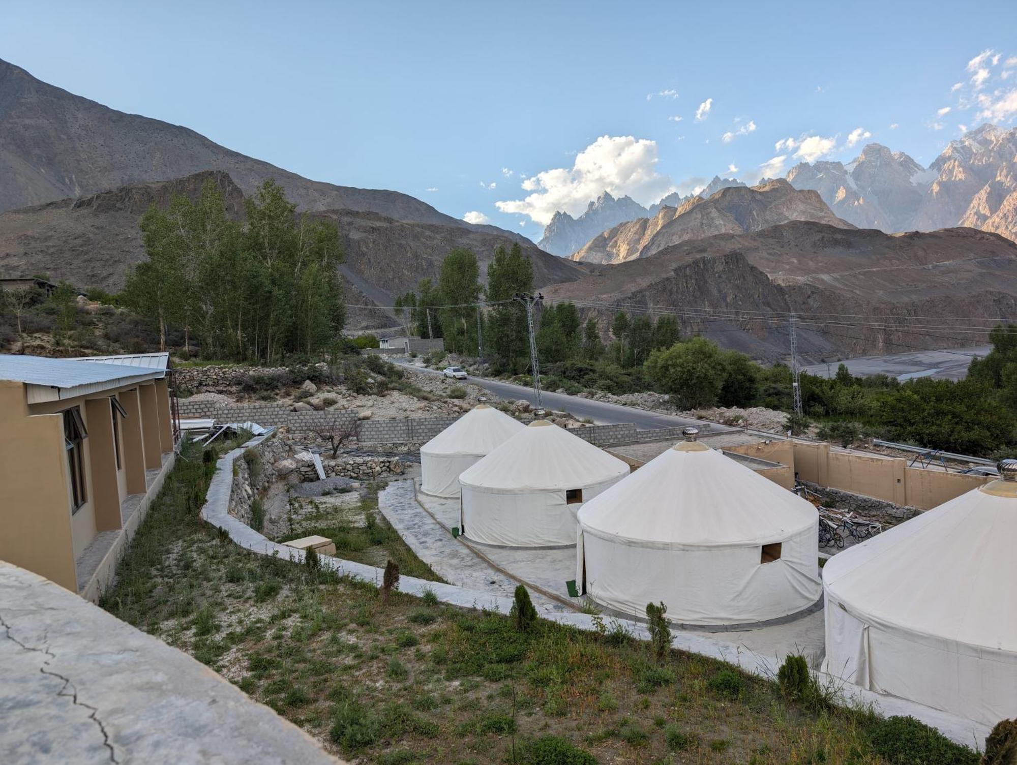 Apex Hotels And Resorts Leyurt Hussaini Karimabad  Bagian luar foto