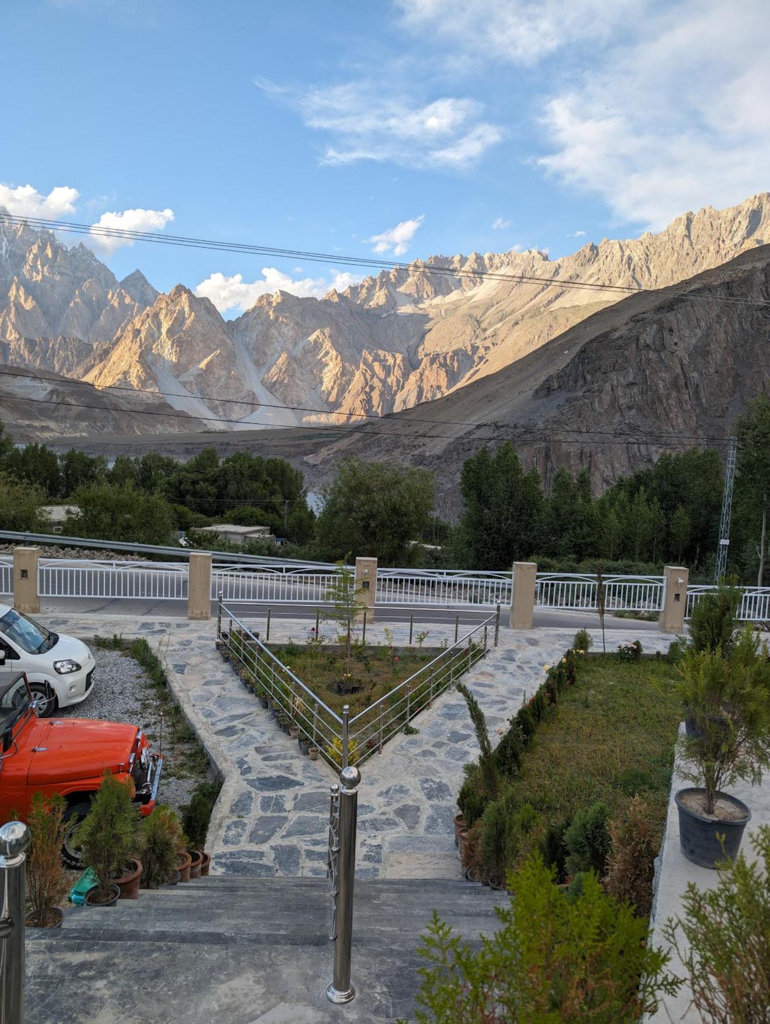 Apex Hotels And Resorts Leyurt Hussaini Karimabad  Bagian luar foto