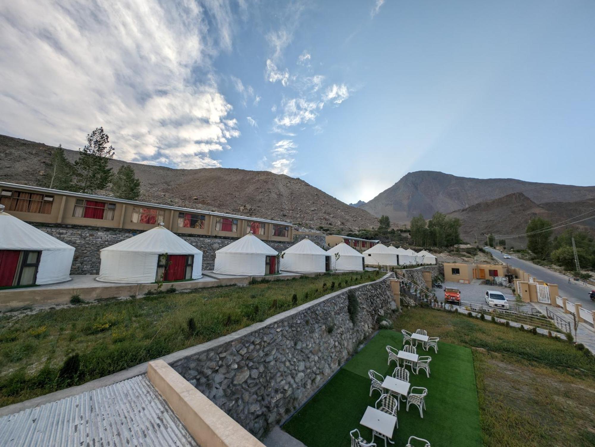 Apex Hotels And Resorts Leyurt Hussaini Karimabad  Bagian luar foto