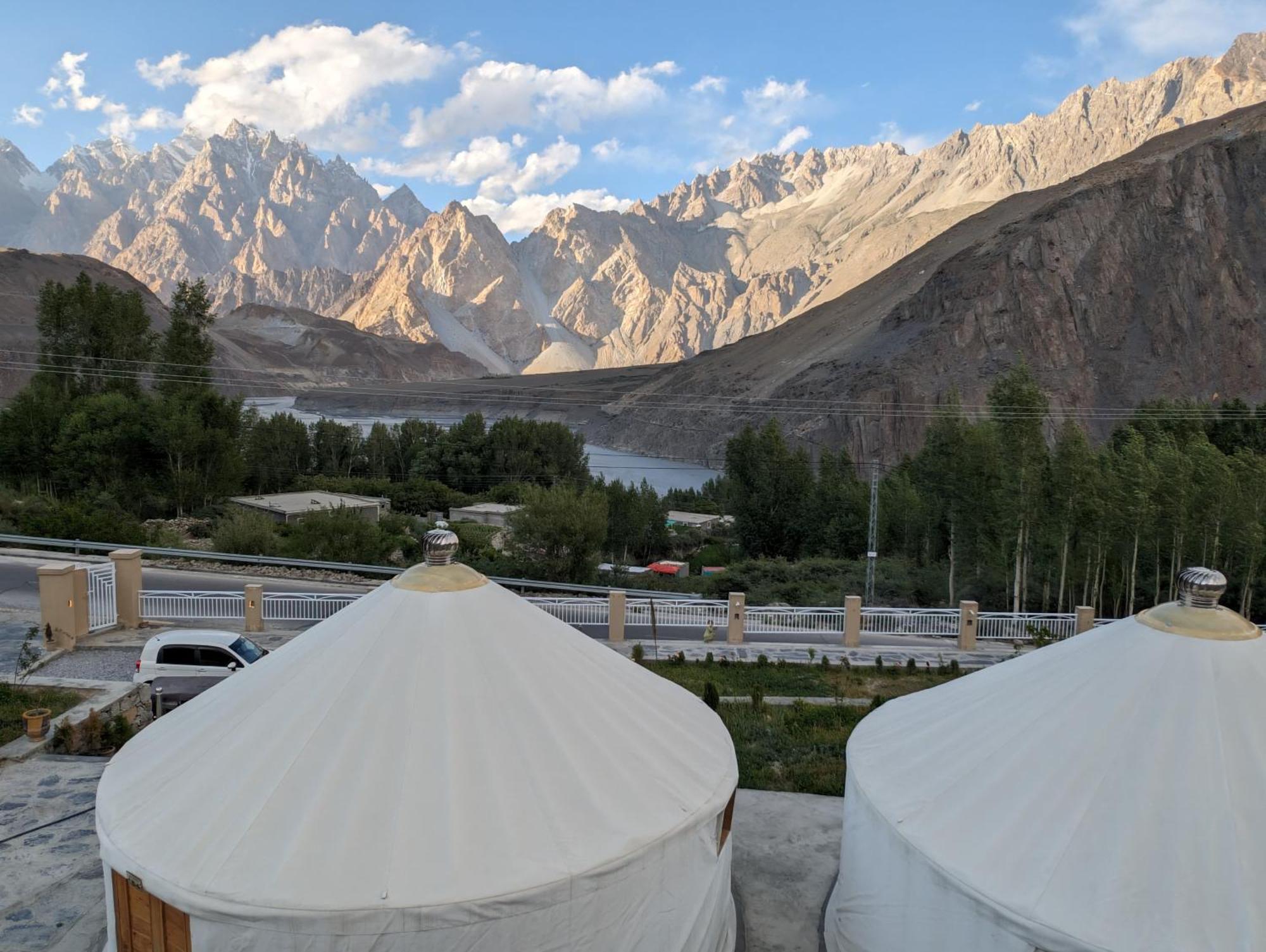 Apex Hotels And Resorts Leyurt Hussaini Karimabad  Bagian luar foto