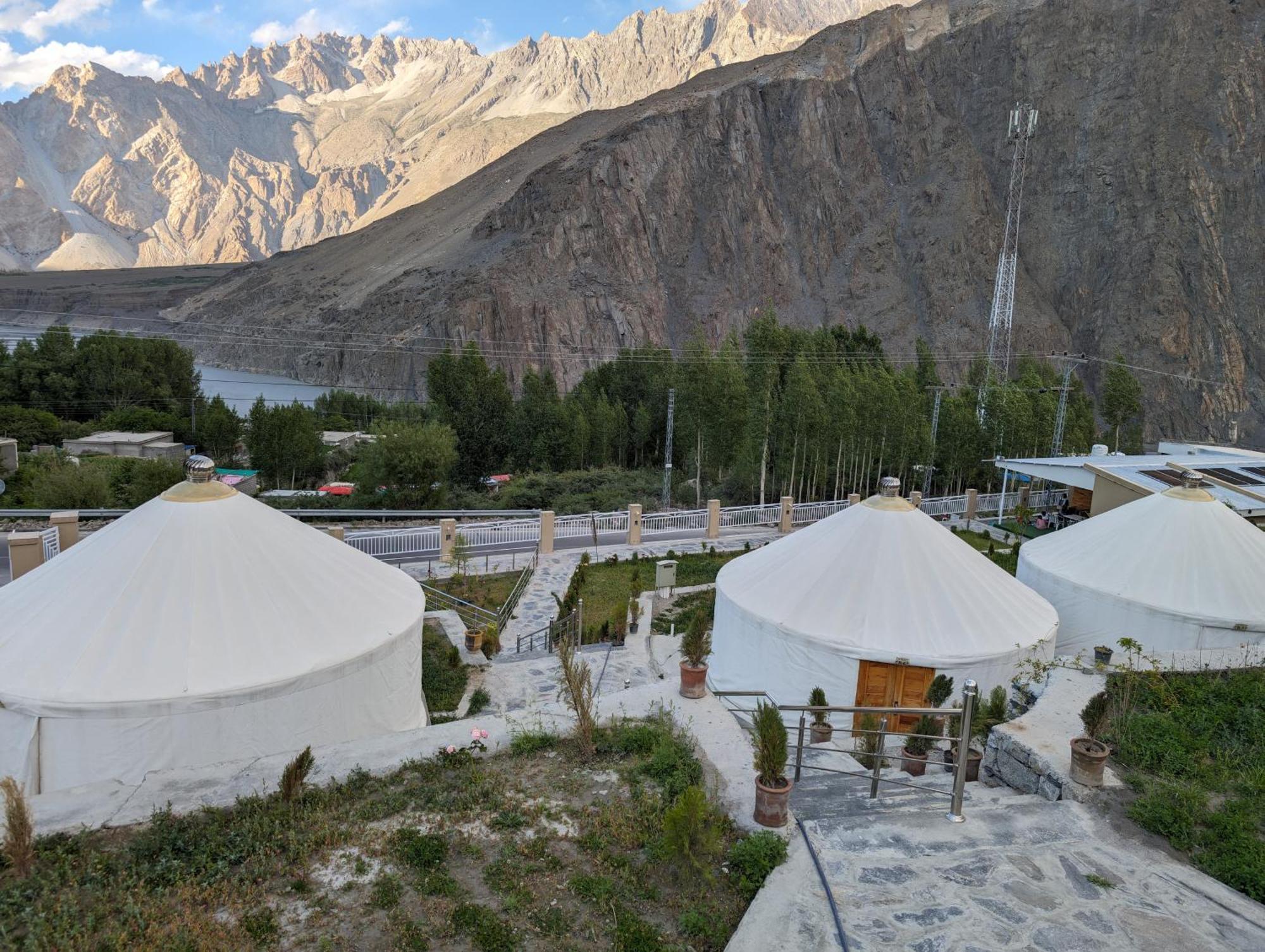 Apex Hotels And Resorts Leyurt Hussaini Karimabad  Bagian luar foto